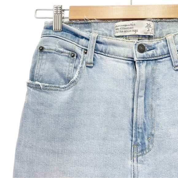 Abercrombie & Fitch Curve Love 90s Straight Ultra High Rise Light Wash Size 26 - Picture 8 of 11